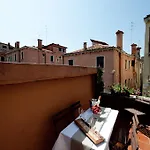 Casa Dell'albero 아파트